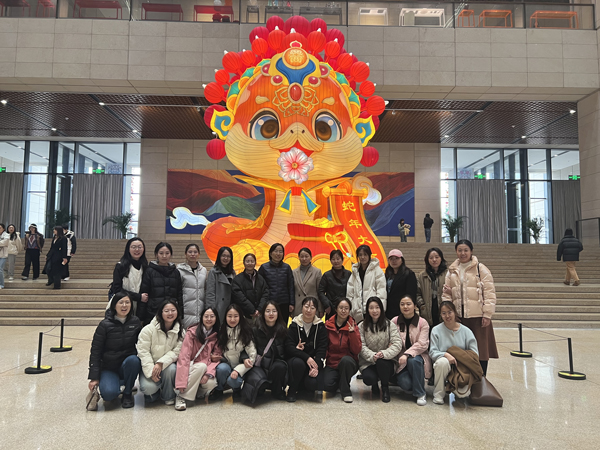 感悟工匠精神，綻放巾幗芳華——農(nóng)墾中心開展慶“三八”主題活動